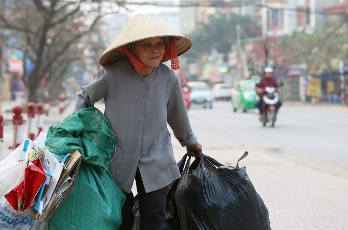  70% người cao tuổi Việt vẫn phải nhọc nhằn mưu sinh.