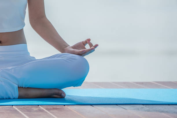 Thiền, yoga giúp bạn cảm thấy thoải mái hơn, giảm căng thẳng.