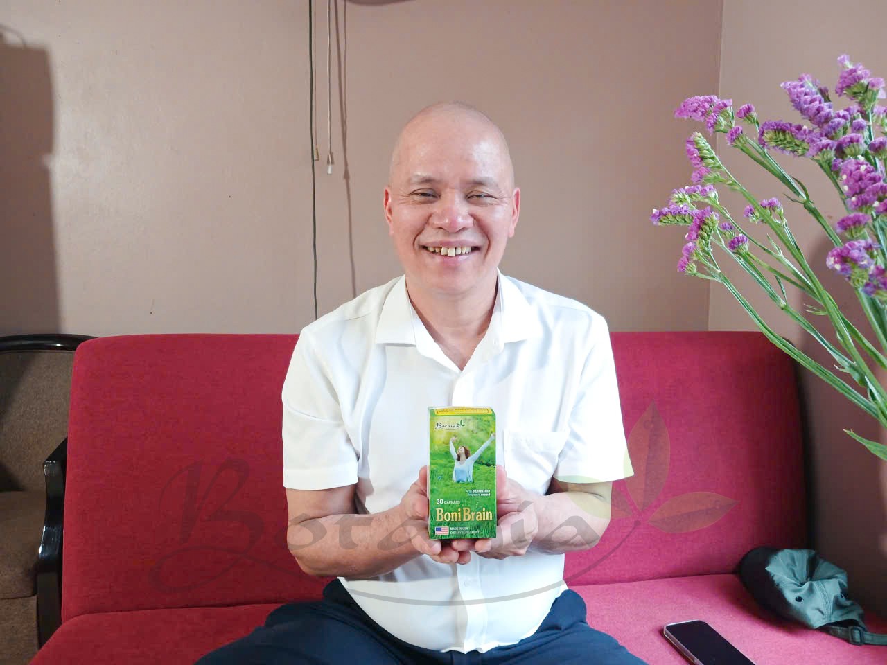 Hành trình tìm lại nụ cười của ông chủ tiệm cafe đất tổ